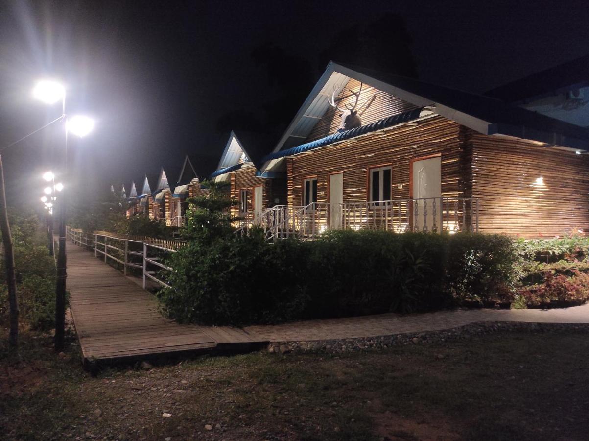 Changs Resort Kaharpara Exterior foto
